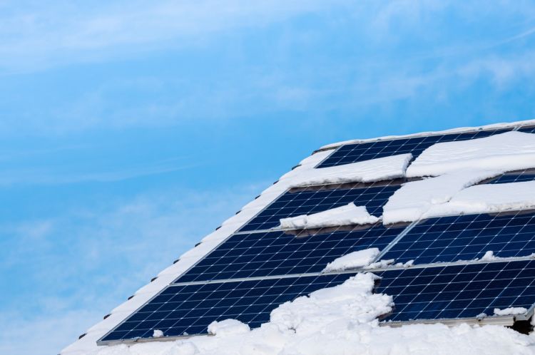 napelem működése télen